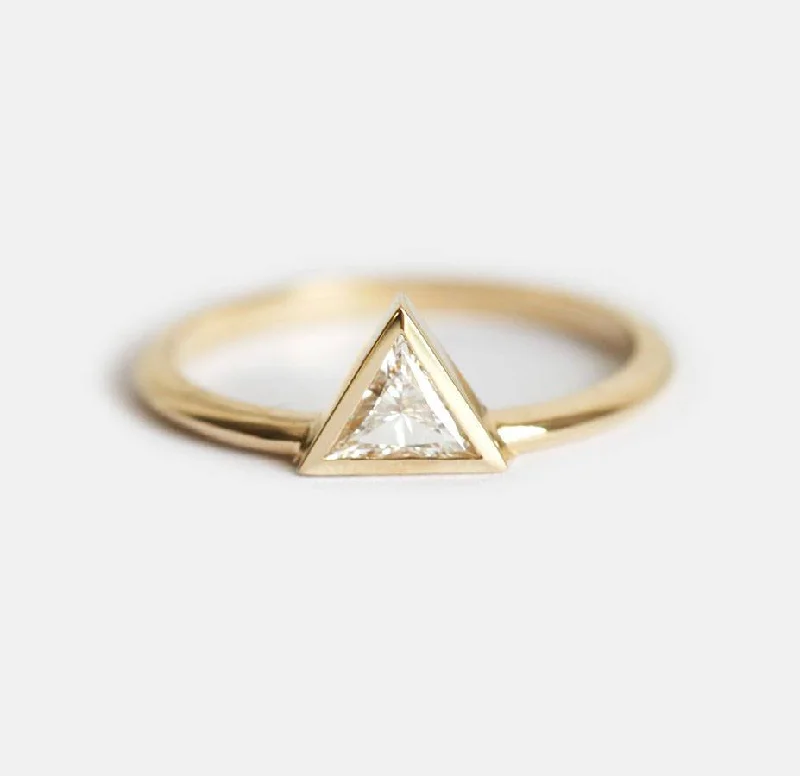 Women's Diamond Rings with Opal Inlays and Diamond Accents for a Mysterious and Iridescent LookElegant Triangle Diamond Engagement Ring