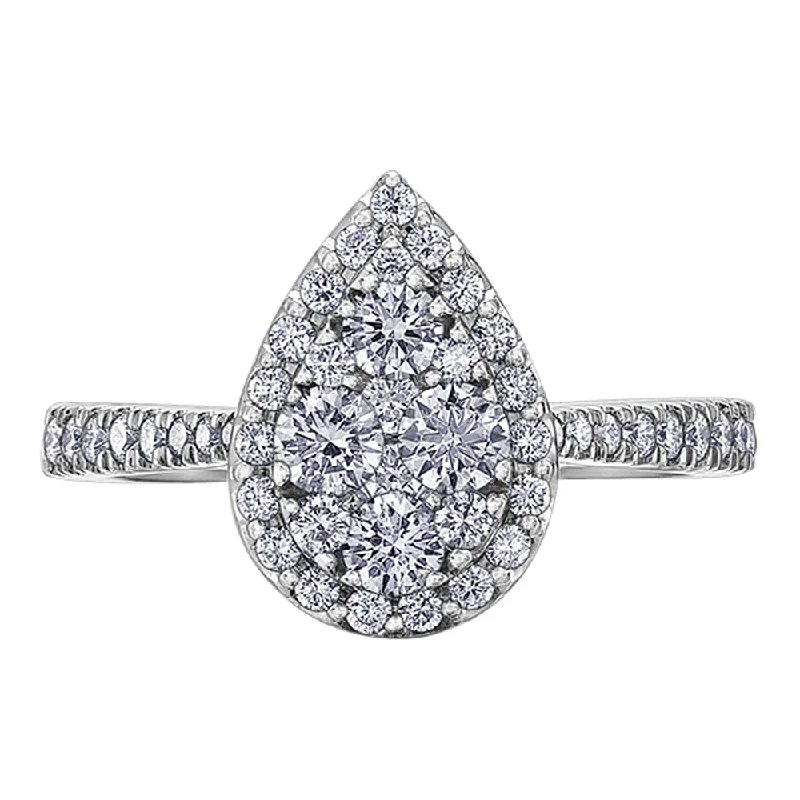 Princess - Cut Women's Diamond Rings in White Gold with a High - Clarity Diamond for a Modern LookPear-Shaped Cluster Style Diamond Ring