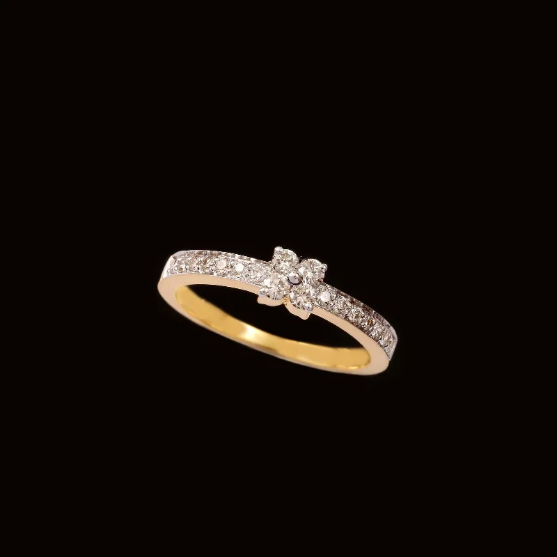 Princess - Cut Women's Diamond Rings in White Gold with a High - Clarity Diamond for a Modern Look18K YG Cluster Diamond Ring-1pc