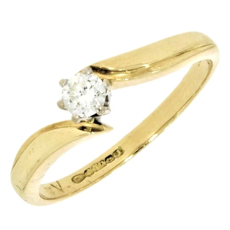 Heart - Shaped Women's Diamond Rings in Rose Gold for a Romantic and Symbolic GiftPre Owned 18ct Yellow Gold 0.15ct Diamond Solitaire Ring