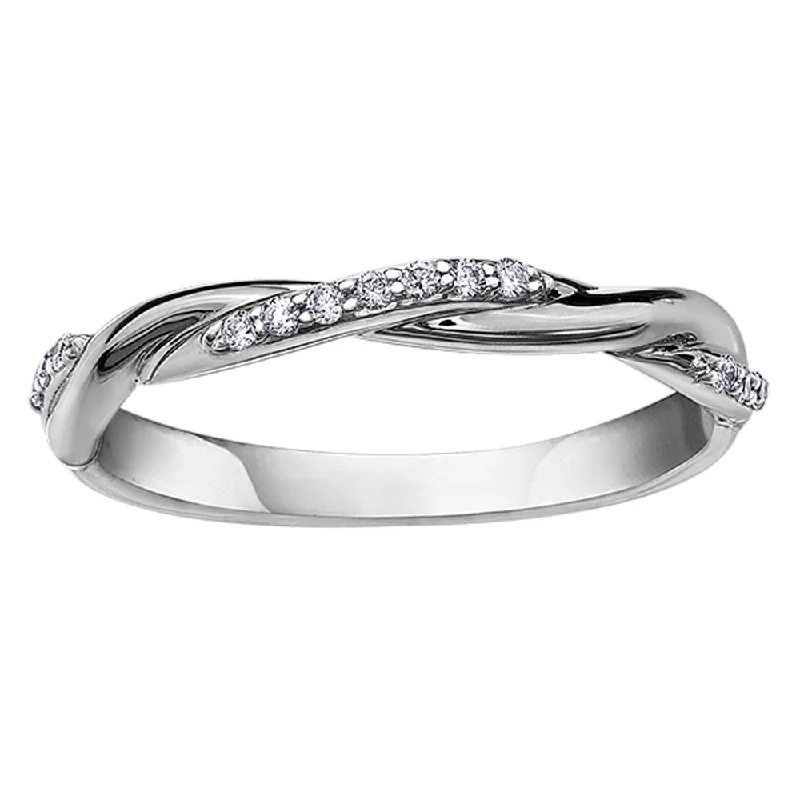 Art Deco - Inspired Women's Diamond Rings with Geometric Designs and Baguette - Cut DiamondsDiamond Twist Wedding Band