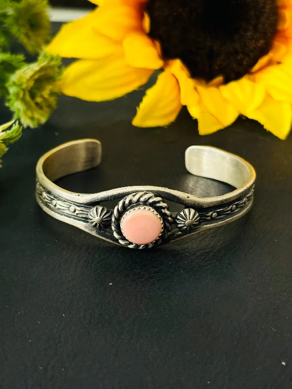 Silk - Wrapped Women's Cuff Bracelets in Soft Pastels for a Delicate and Elegant AppearanceKindale Billah Pink Conch & Sterling Silver Cuff Bracelet