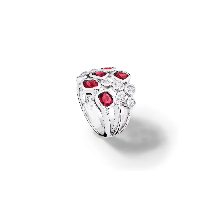 Marquise Cut Engagement Rings with a Channel - Set Diamond BandCirkel Ring 18ct White Gold - Red Spinel & Diamond