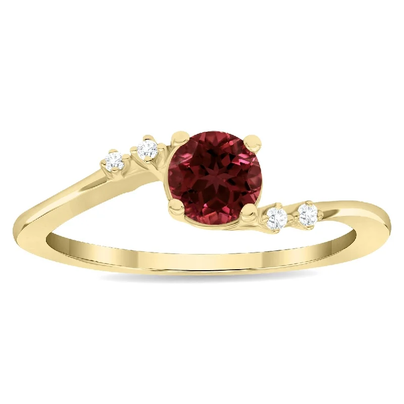 Peridot Gemstone Rings in 14K Gold - Filled Metal with a Pave - Set Band for a Sparkling LookWomen's Round Shaped Garnet and Diamond Tierra Ring in 10K Yellow Gold